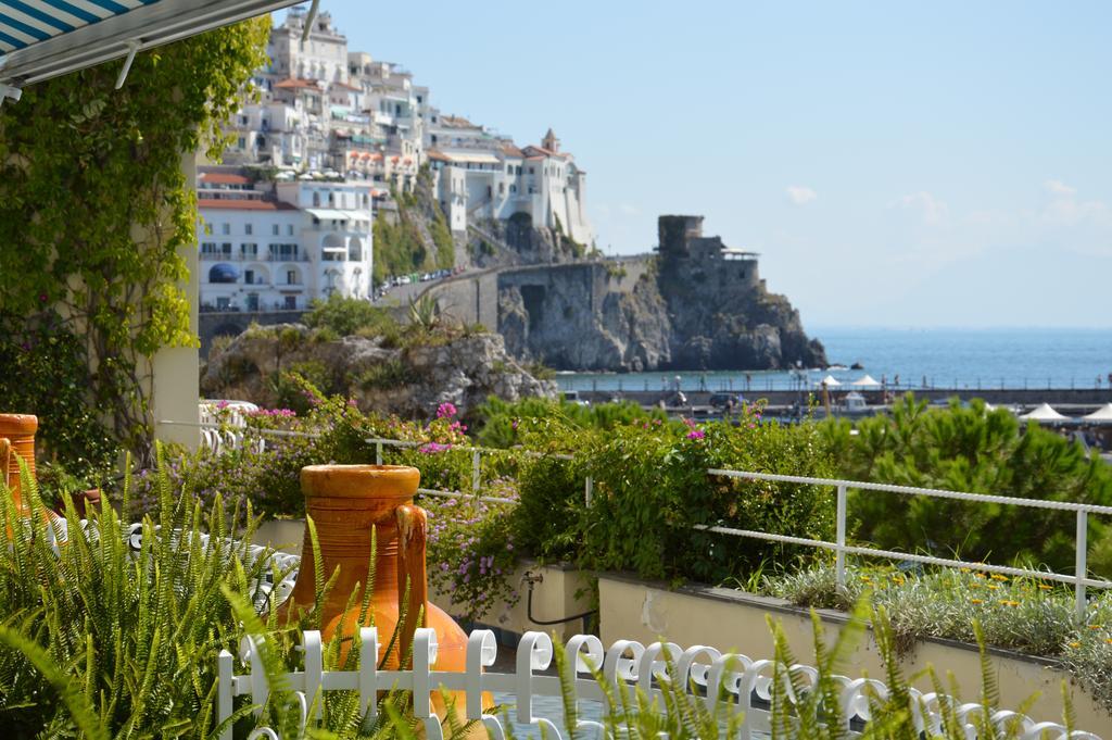 Hotel La Bussola Amalfi Exterior foto