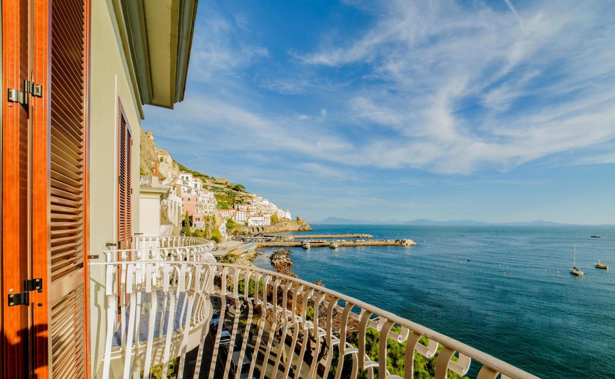 Hotel La Bussola Amalfi Exterior foto