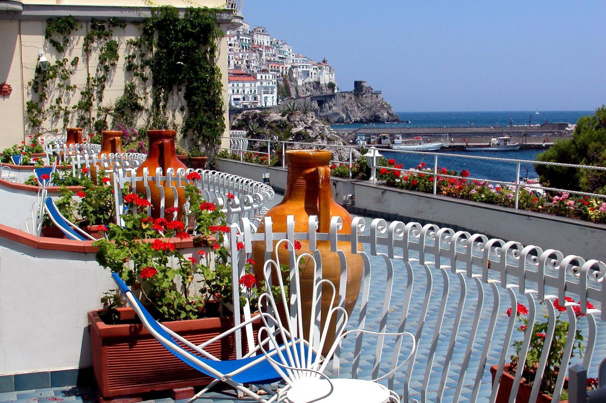 Hotel La Bussola Amalfi Exterior foto